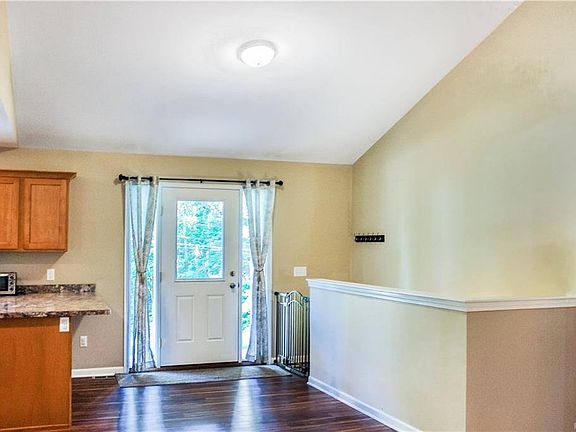 3rd image of 4851 Stuhrberg Dr