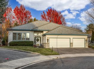 203 Briarwood Ln, Medford, OR