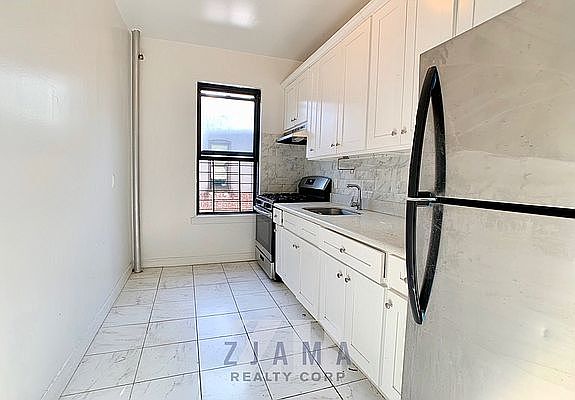 4th image of 1 Parade Pl APT 24