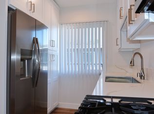 1021 W Clark Ave APT E, Burbank, CA 91506