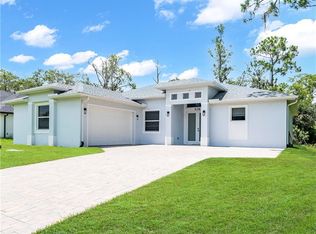 578 Woodview Dr, Lehigh Acres, FL 33972