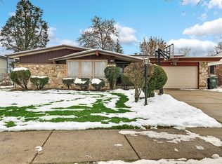 1028 W Strieff Ln, Glenwood, IL 60425