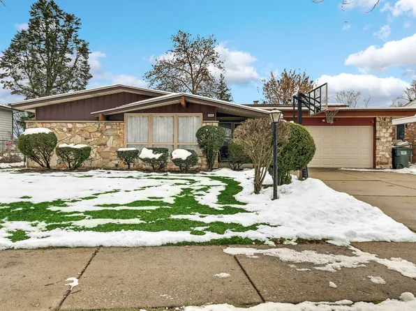 1028 W Strieff Ln, Glenwood, IL 60425