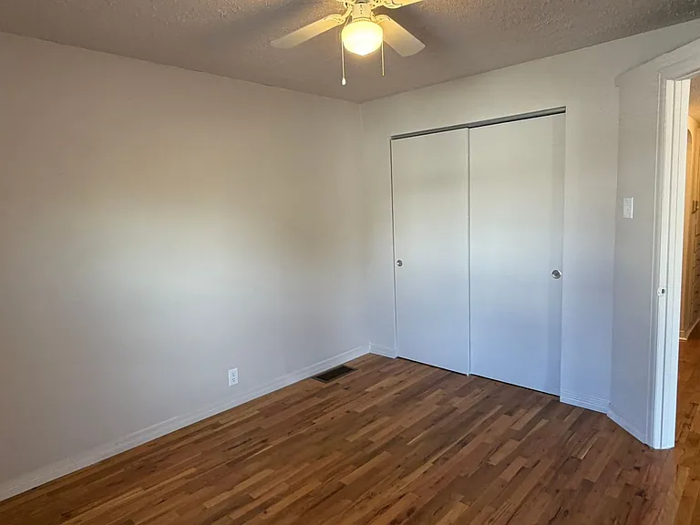 1403 Bunting Ave — Photo 8