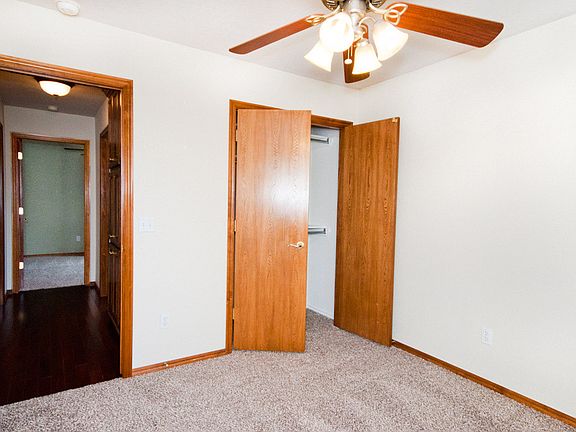 5th image of 617 N Chisholm Trail Way