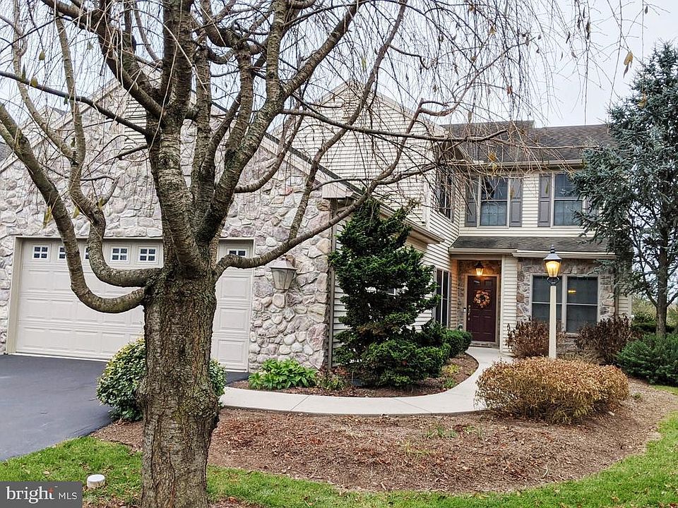 2nd image of 2465 Zell Ct