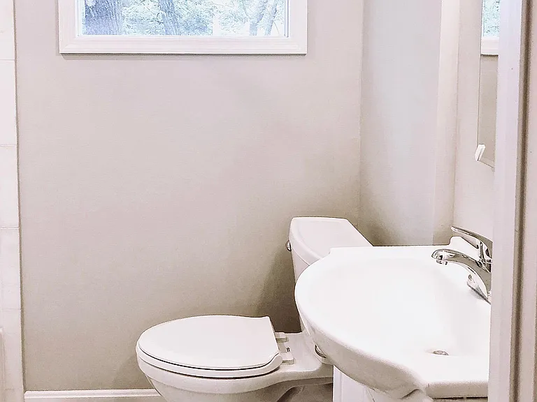 (Unit #3|2-Bed/1.5-Bath|First & Second Floor): Second Floor Full Bathroom