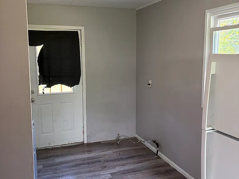 2166 Warrick St — Photo 6