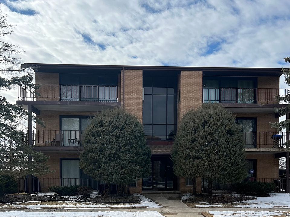1st image of 19514 Lake Shore Dr APT 3S
