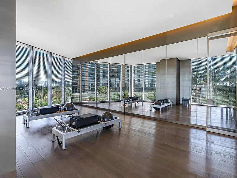 18975 SE Collins Ave #3504 — Photo 43