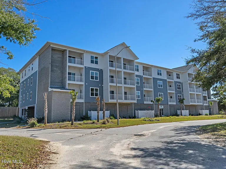 2272 Dolphin Shores Dr SW #203 — Photo 1