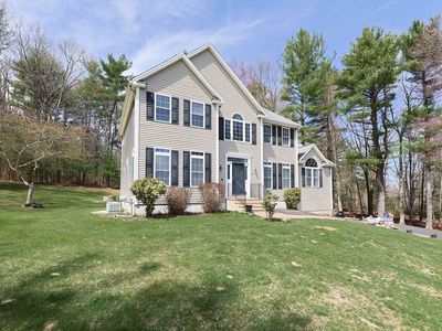 22 Bazaleel Cir, Uxbridge, MA, 01569