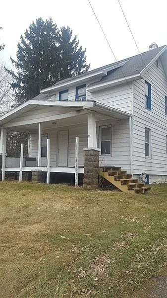 7169 E State St photo 1