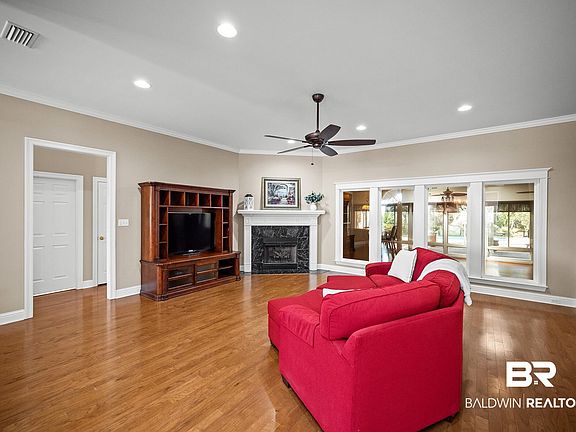 5th image of 32021 Butler Dr
