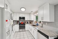 Marcelle Heights Pl-S1207-017.jpg