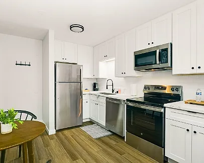 4218 46th St #10 — Photo 7