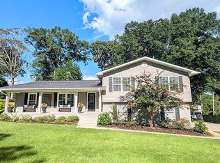 302 Wimbledon Dr, Enterprise, AL 36330