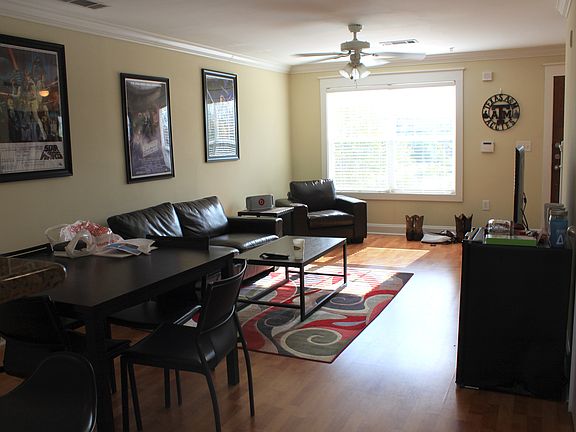 3rd image of 1725 Harvey Mitchell Pkwy S APT 1722
