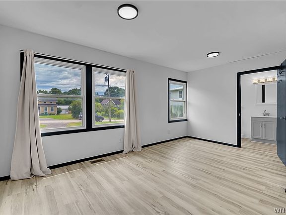5th image of 1367 Church St