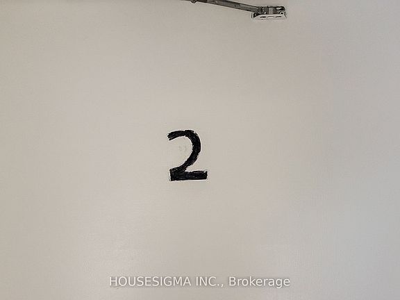 2nd image of 46 Ottawa St S #2
