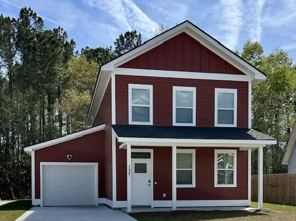 450 Sablewood Dr, Huger, SC 29450