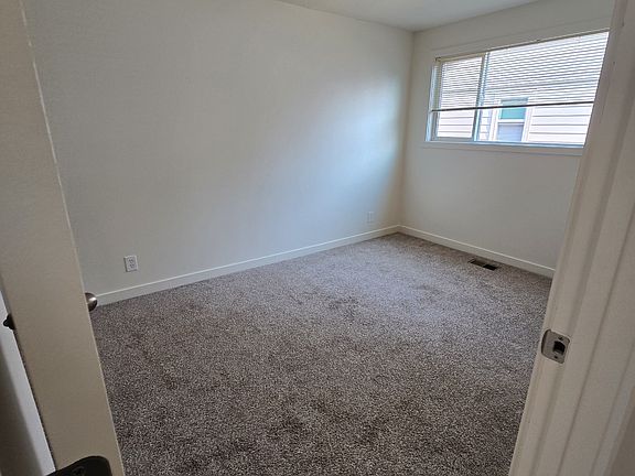 5th image of 108 NE 41st Ave