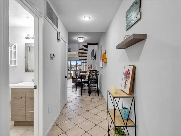 174 April Point Dr S, Montgomery, TX 77356