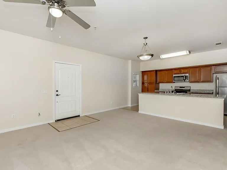 Vineyards at Palm Desert Apartment Homes — Photo 75