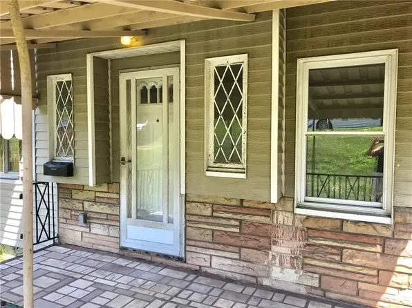 403 Ridgeview Dr, Dravosburg, PA 15034