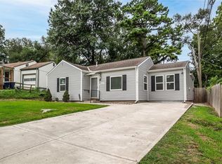 4552 N Locust St, Kansas City, MO 64116