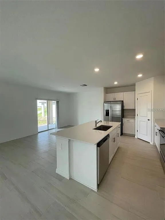 4 bed, 2.5 bath, 1870 sqft, $2,500 — Photo 4