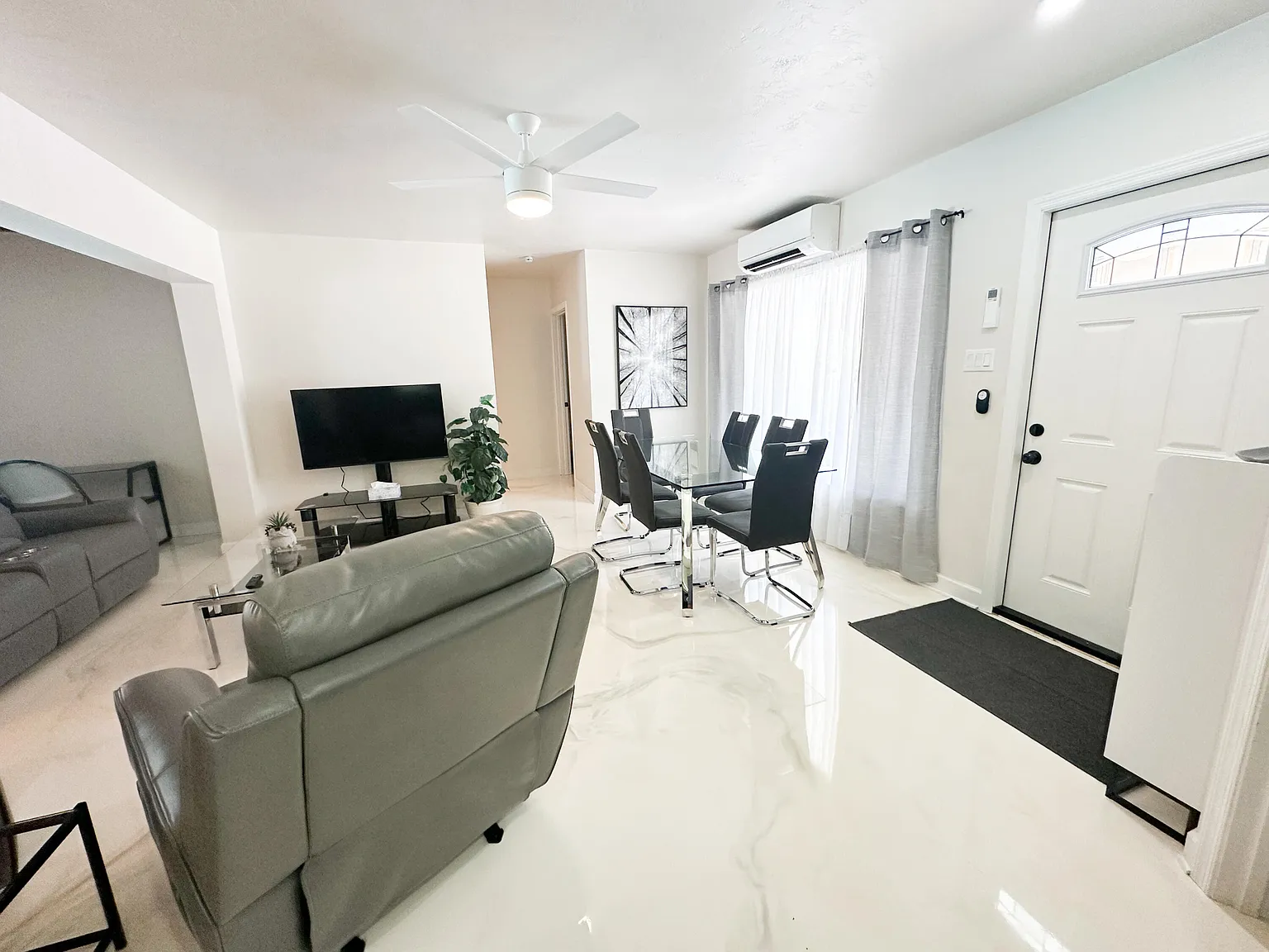 2 bed, 1.0 bath, 900 sqft, $2,495 — Photo 4
