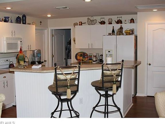 4th image of 1324 NE 14th Ave