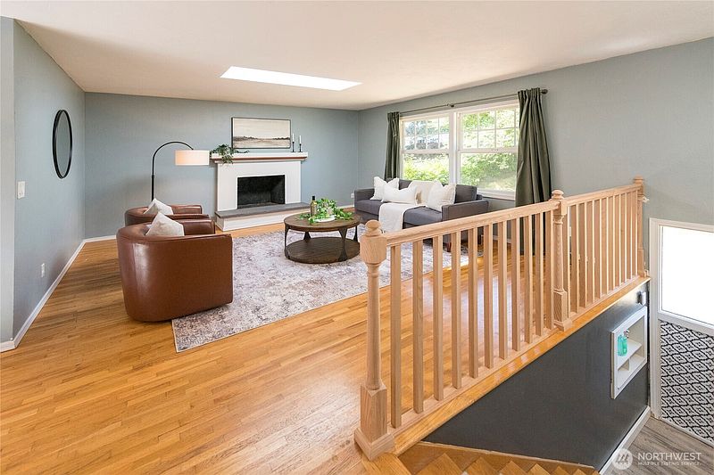 4th image of 4823 66th Avenue W