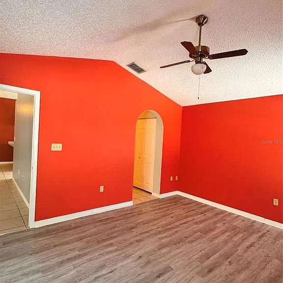 2070 Sarah Louise Dr — Photo 20