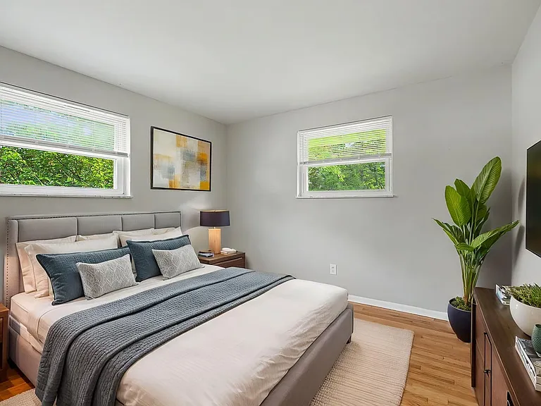 12116 Wincanton Dr — Photo 23