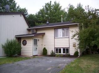 28 Laura Ln, Kiamesha Lake, NY 12751