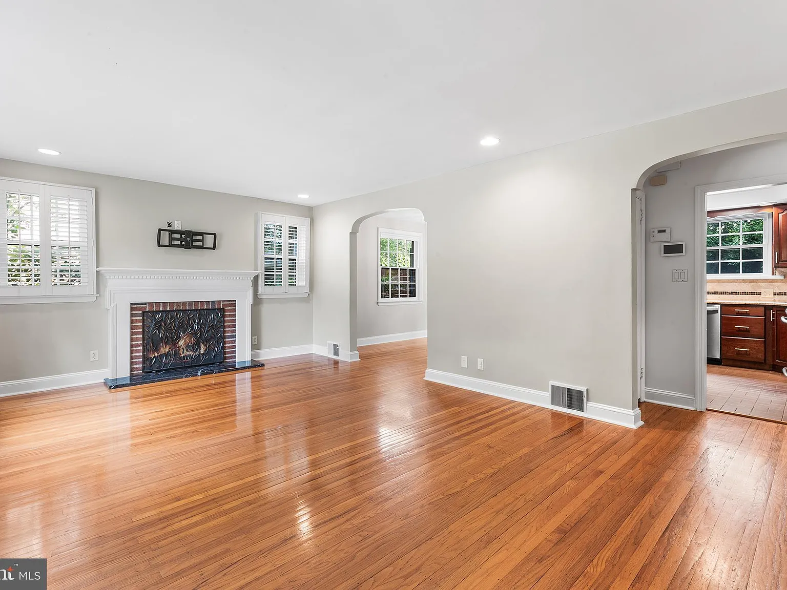 4 bed, 1598 sqft, $4,250 — Photo 4