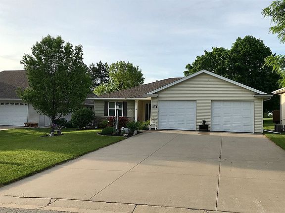3rd image of 521 Golf Side Ct
