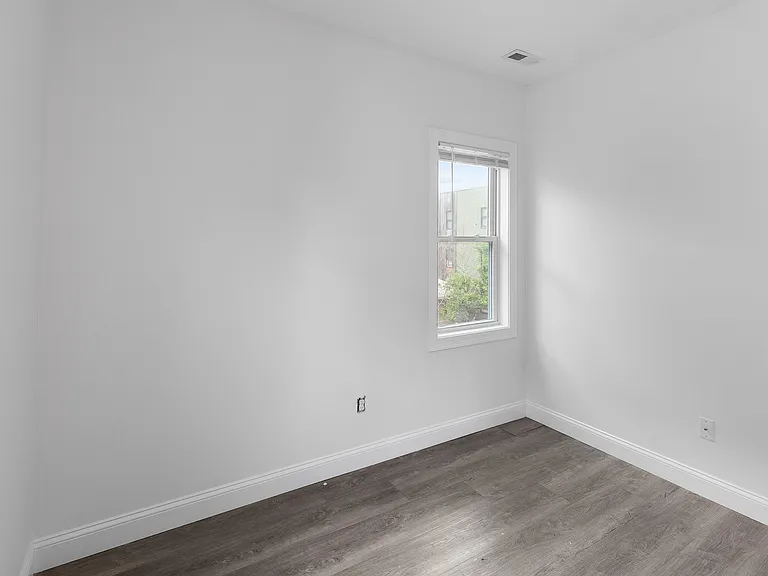 14 Trenton St #STREET2 — Photo 7