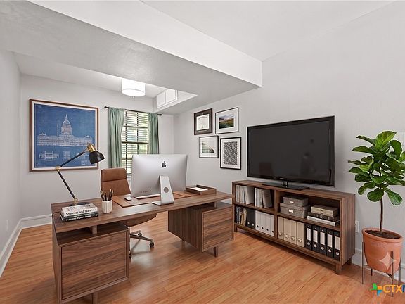4th image of 2706 Palomino Dr