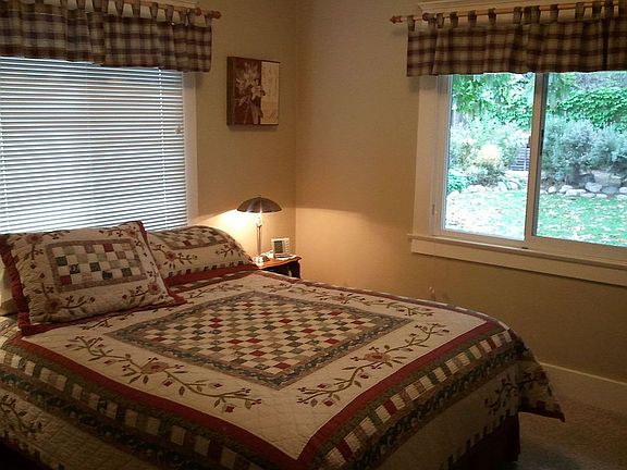 4th image of 628 E Cypress Cir