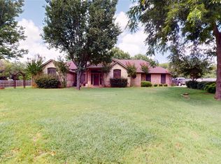904 Cardinal Rd, Mansfield, TX 76063