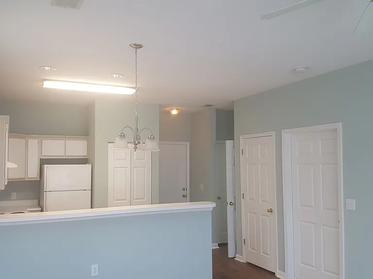 1310 River Oaks Dr #2E — Photo 2