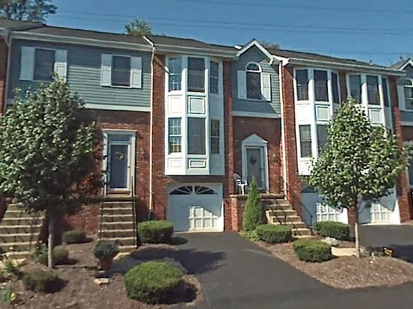 1705 Timberidge Dr, Bethel Park, PA 15102