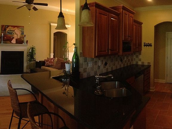 Looking into the Living room from the breakfast nook