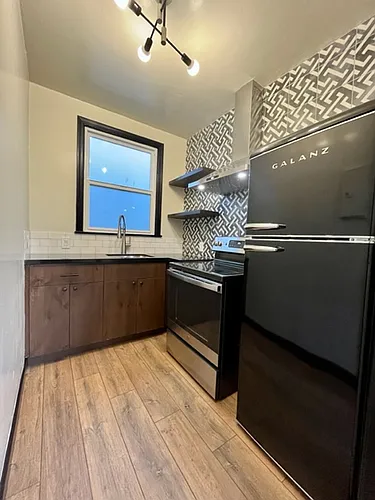 127 Main St #203 Photo 1