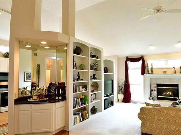 5th image of 21436 Woodview Cir