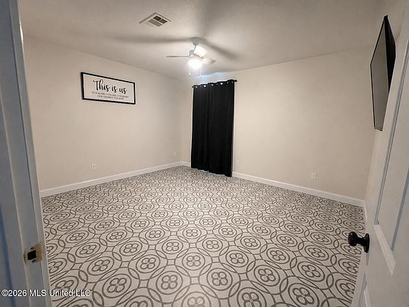 5th image of 618 Campbell St