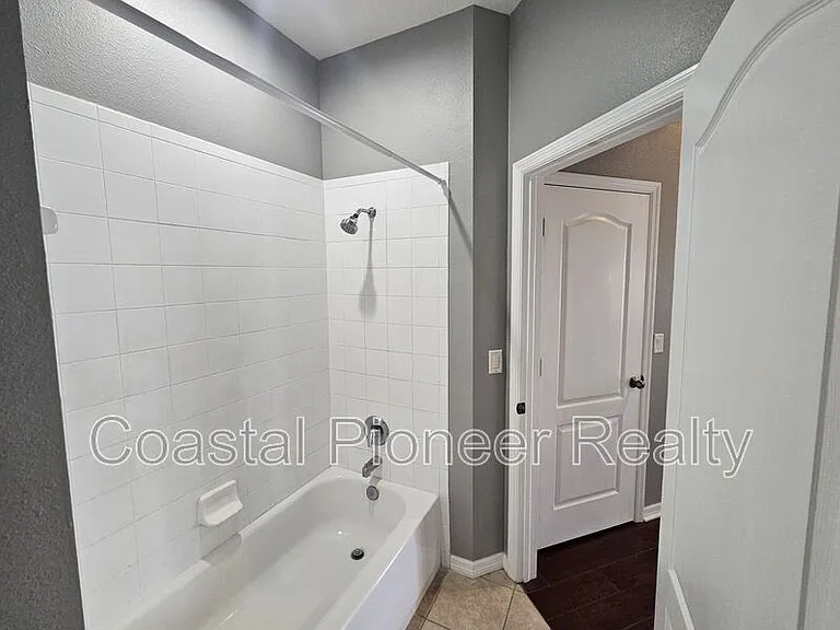1824 Mira Lago Cir — Photo 24
